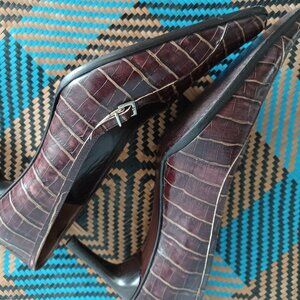 All leather. Markio Italy.  Snake press leather sexy & quality comfort.